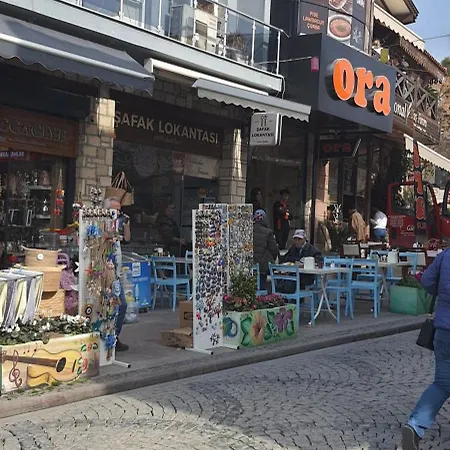 Sanat Sokagi Bahceli Ev Lejlighed *