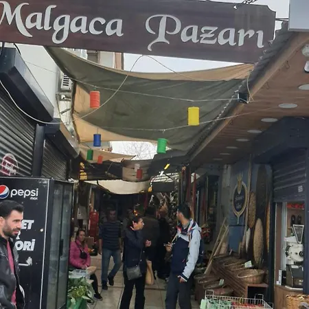 Sanat Sokagi Bahceli Ev * Urla