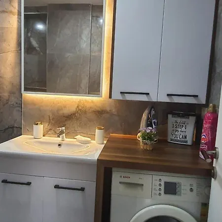 Sanat Sokagi Bahceli Ev Apartamento