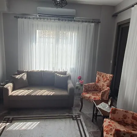 Sanat Sokagi Bahceli Ev Apartamento Urla