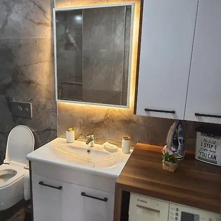 Apartamento Sanat Sokagi Bahceli Ev