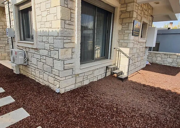 Sanat Sokagi Bahceli Ev דירה *